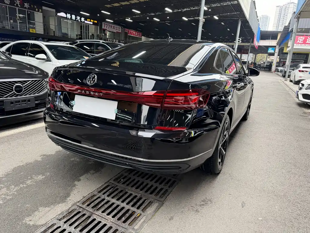 Volkswagen Passat 2025 Model Outstanding 330TSI Elite Starry Sky Edition 2025 - thumbnail 5