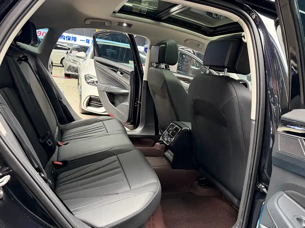 Volkswagen Passat 2025 Model Outstanding 330TSI Elite Starry Sky Edition 2025 - thumbnail 20