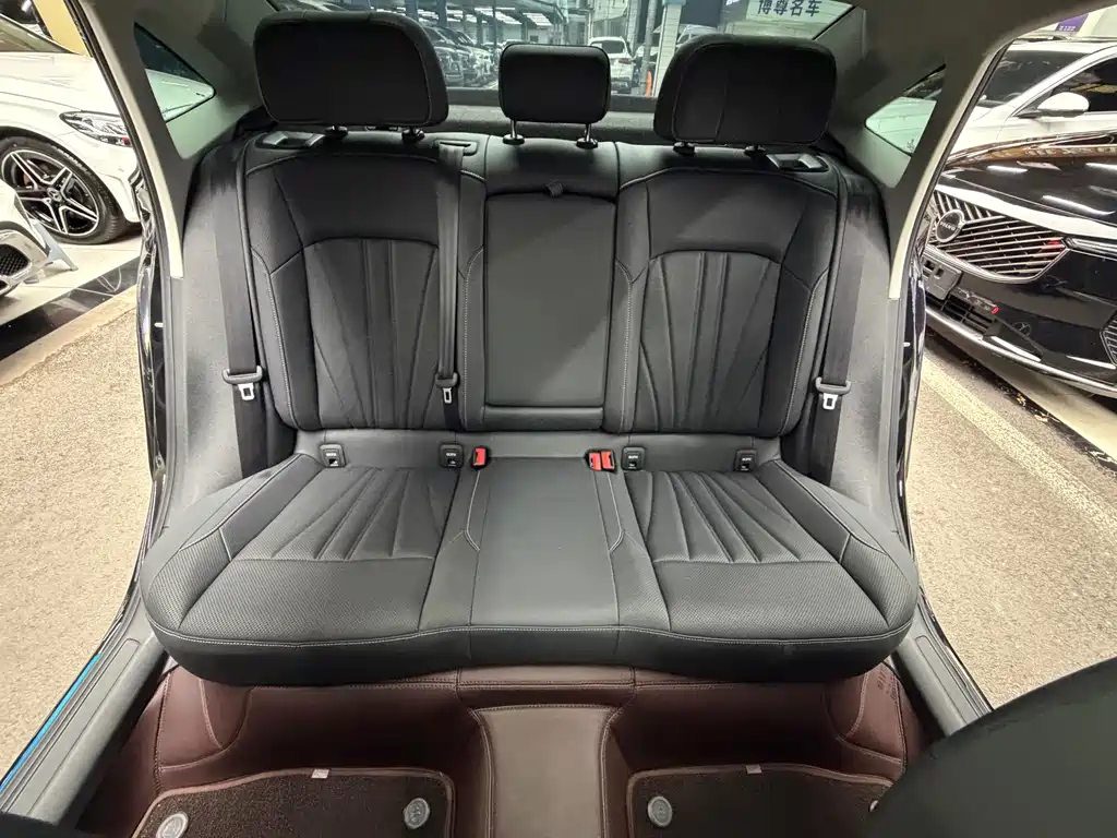 Volkswagen Passat 2025 Model Outstanding 330TSI Elite Starry Sky Edition 2025 - thumbnail 24