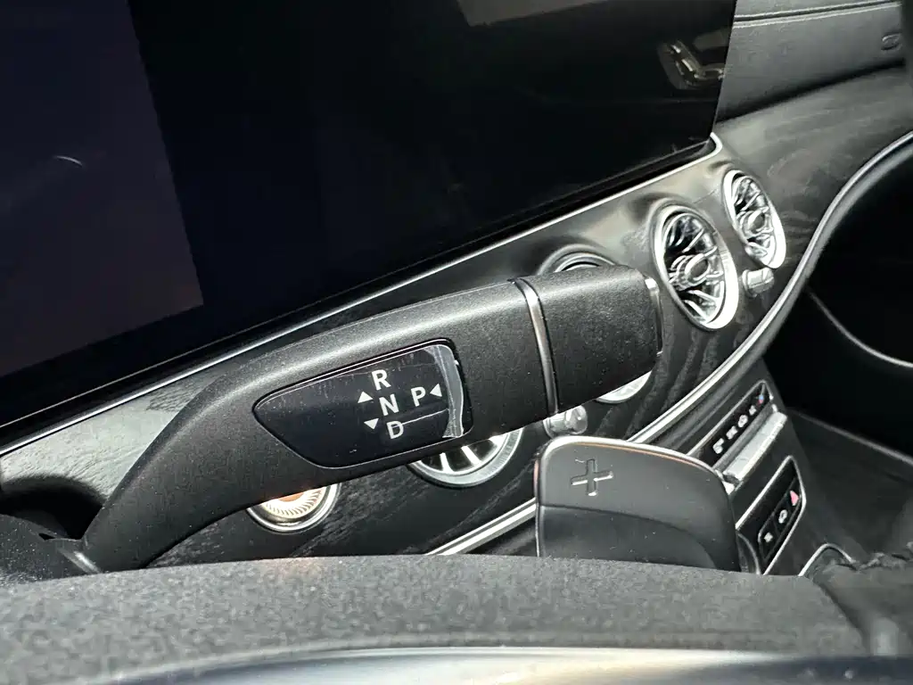 Mercedes-Benz Mercedes-Benz E-Class 2018 Model Year Facelift E 320 L Sport 4MATIC 2018 - thumbnail 23