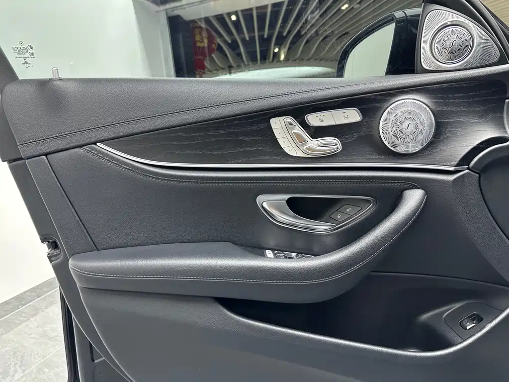 Mercedes-Benz Mercedes-Benz E-Class 2018 Model Year Facelift E 320 L Sport 4MATIC 2018 - thumbnail 30