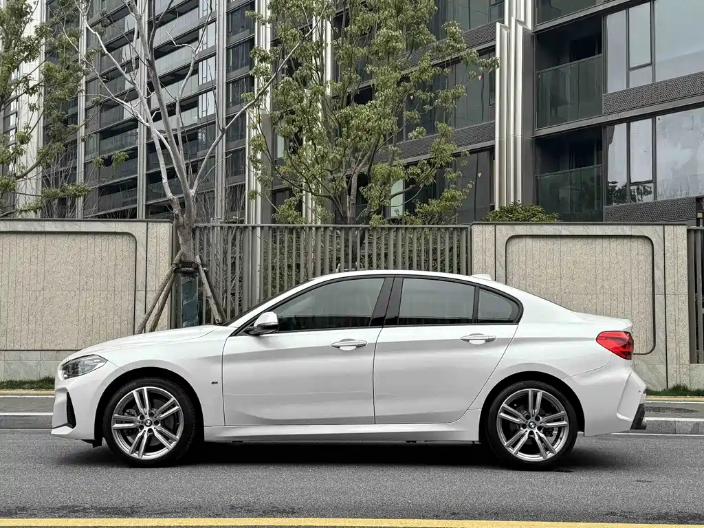 BMW BMW 1 Series 2020 125i M Sport Package 2020 - thumbnail 3