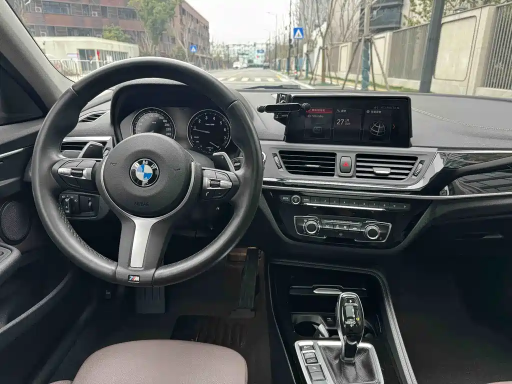 BMW BMW 1 Series 2020 125i M Sport Package 2020 - thumbnail 12