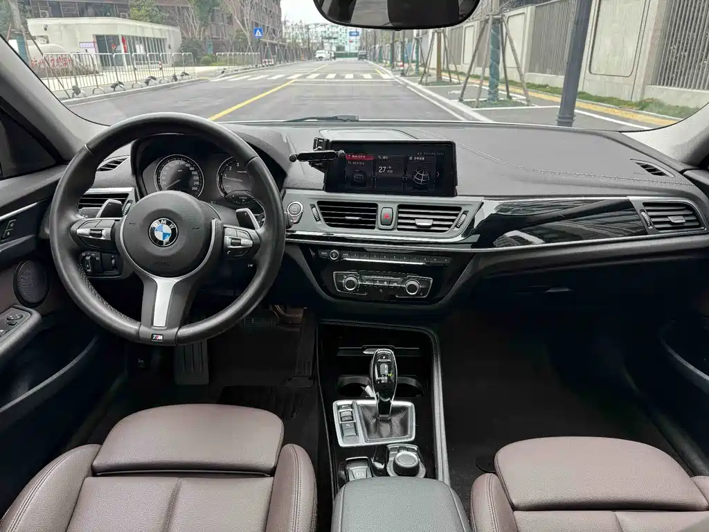 BMW BMW 1 Series 2020 125i M Sport Package 2020 - thumbnail 13