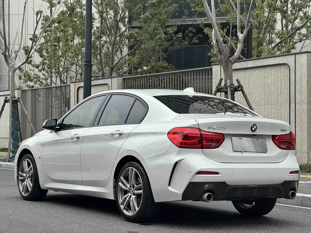 BMW BMW 1 Series 2020 125i M Sport Package 2020 - thumbnail 17
