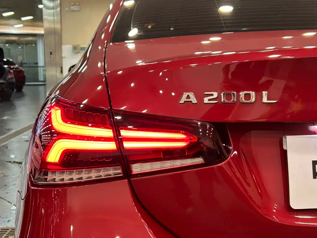 Mercedes-Benz Mercedes-Benz A-Class 2022 Facelift A 200 L Sport Sedan Fashion Edition 2023 - thumbnail 11