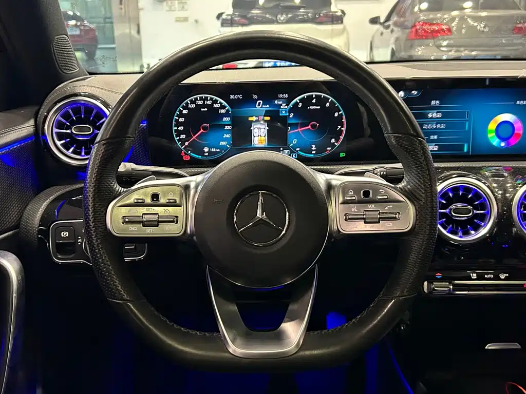 Mercedes-Benz Mercedes-Benz A-Class 2022 Facelift A 200 L Sport Sedan Fashion Edition 2023 - thumbnail 13