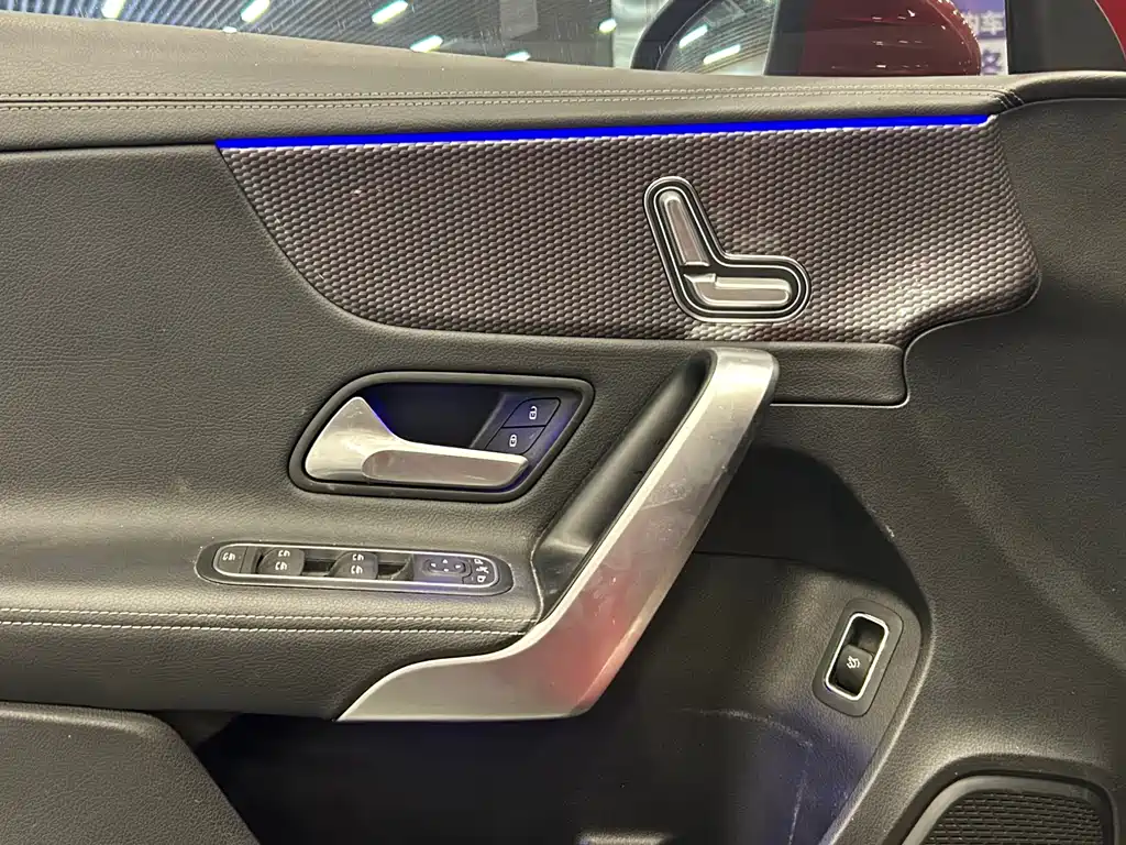 Mercedes-Benz Mercedes-Benz A-Class 2022 Facelift A 200 L Sport Sedan Fashion Edition 2023 - thumbnail 17