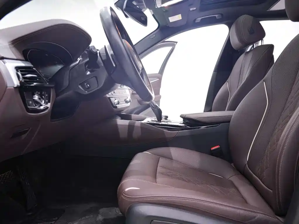 BMW BMW 5 Series 2023 530Li Leading Model M Sport Package 2024 - thumbnail 24