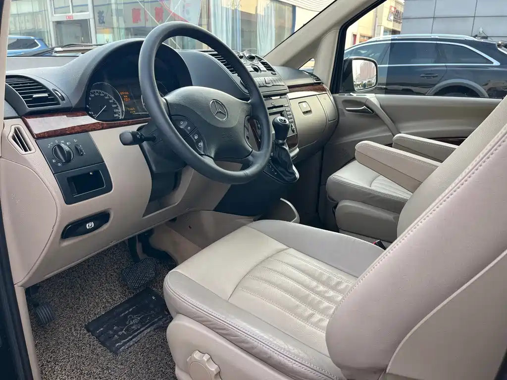 Mercedes-Benz Viano 2013 3.0L Comfort Edition 2016 - thumbnail 4
