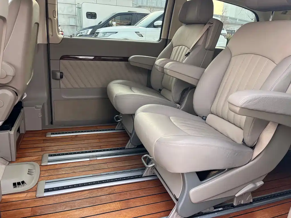 Mercedes-Benz Viano 2013 3.0L Comfort Edition 2016 - thumbnail 5