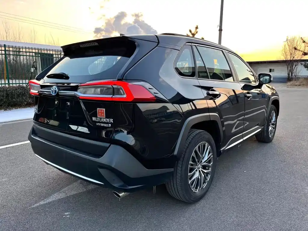 Toyota Venza 2023 Dual Engine 2.5L E-CVT AWD Premium Edition 2023 - thumbnail 6