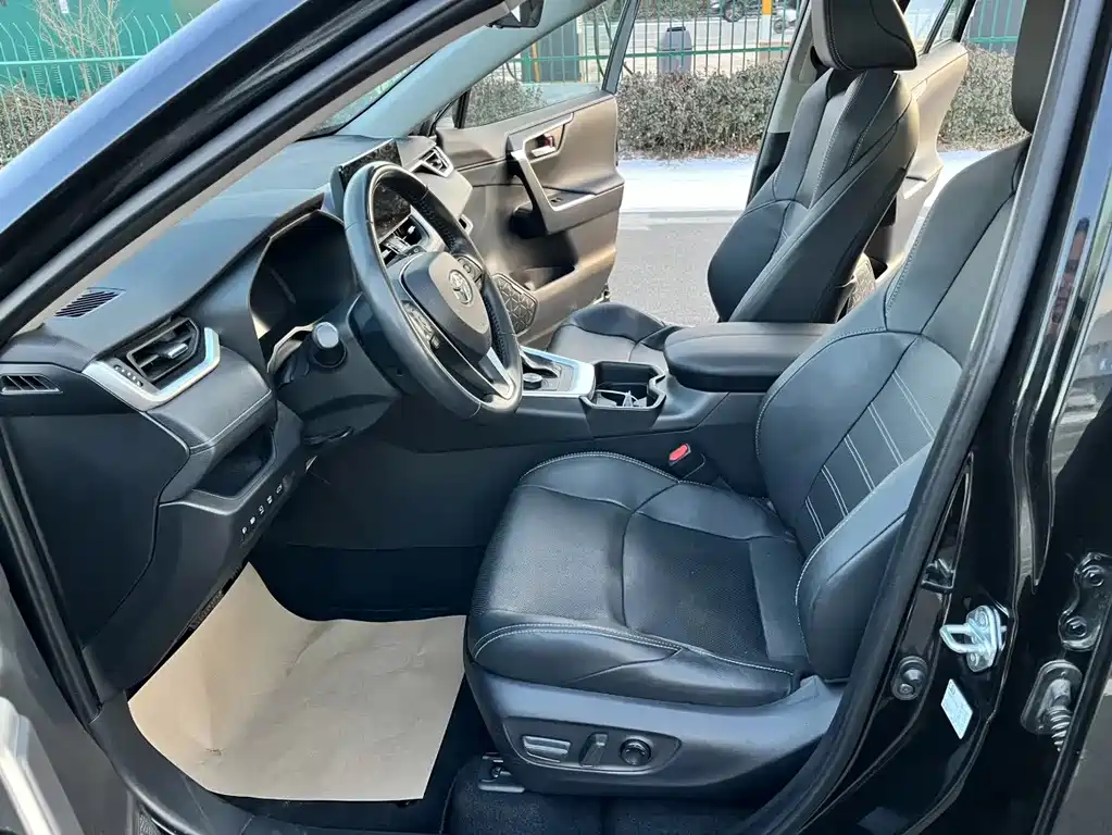 Toyota Venza 2023 Dual Engine 2.5L E-CVT AWD Premium Edition 2023 - thumbnail 13