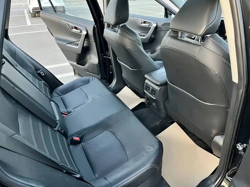 Toyota Venza 2023 Dual Engine 2.5L E-CVT AWD Premium Edition 2023 - thumbnail 14