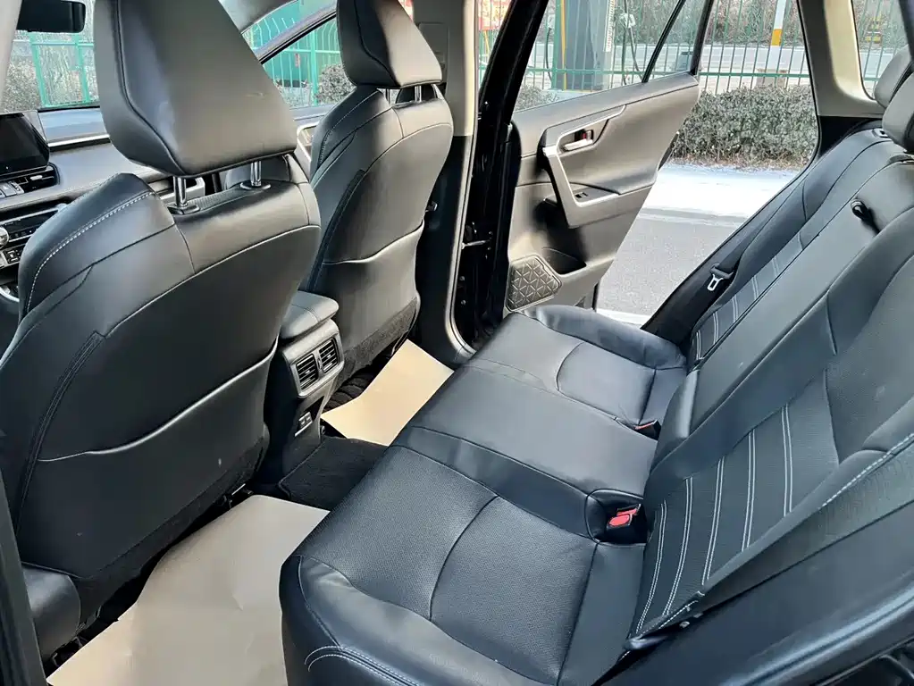 Toyota Venza 2023 Dual Engine 2.5L E-CVT AWD Premium Edition 2023 - thumbnail 16