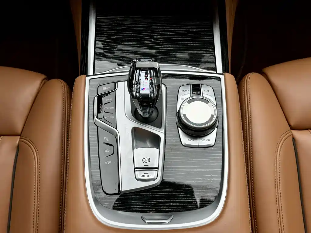 BMW BMW 7 Series 2021 730Li M Sport Package 2022 - thumbnail 25
