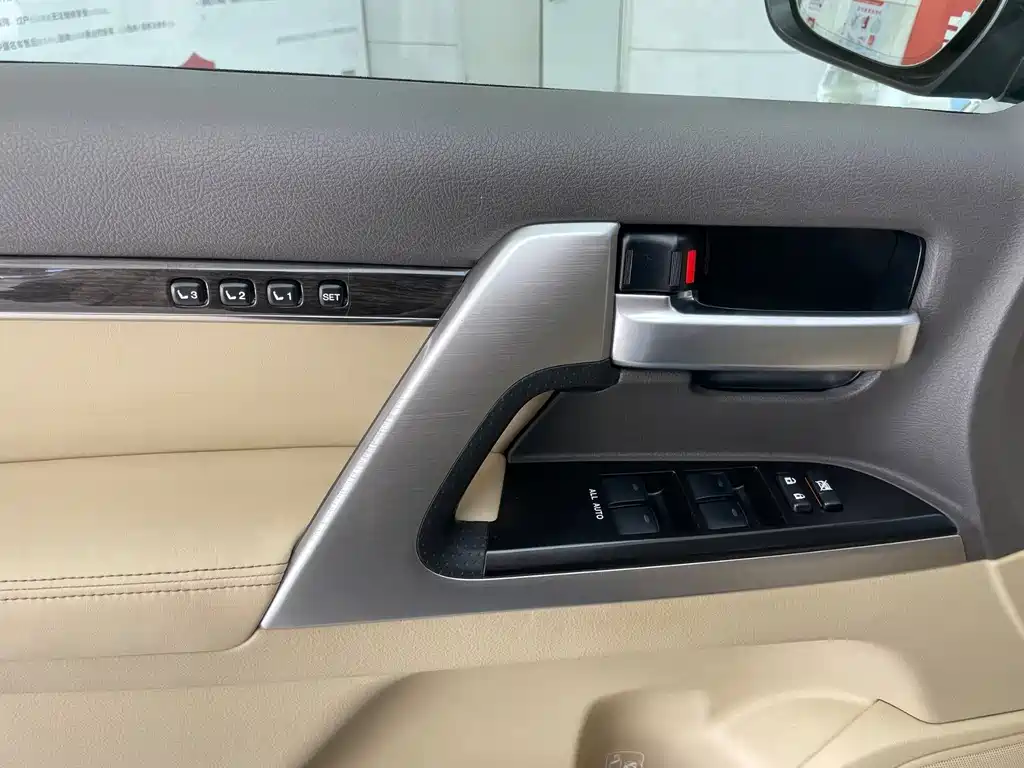 Toyota Land Cruiser 2016 4.0L Automatic VX-R 2016 - thumbnail 10