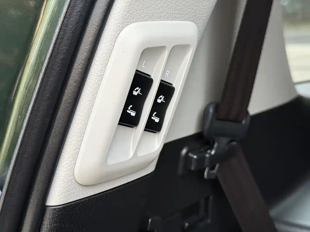 Toyota Prado 2019 3.5L Automatic TX-L Premium with Rear-Mounted Spare Tire 2019 - thumbnail 15