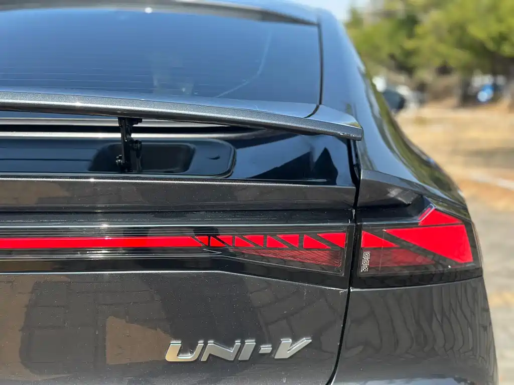 Changan Changan UNI-V 2023 1.5T Sport Edition 2023 - thumbnail 5