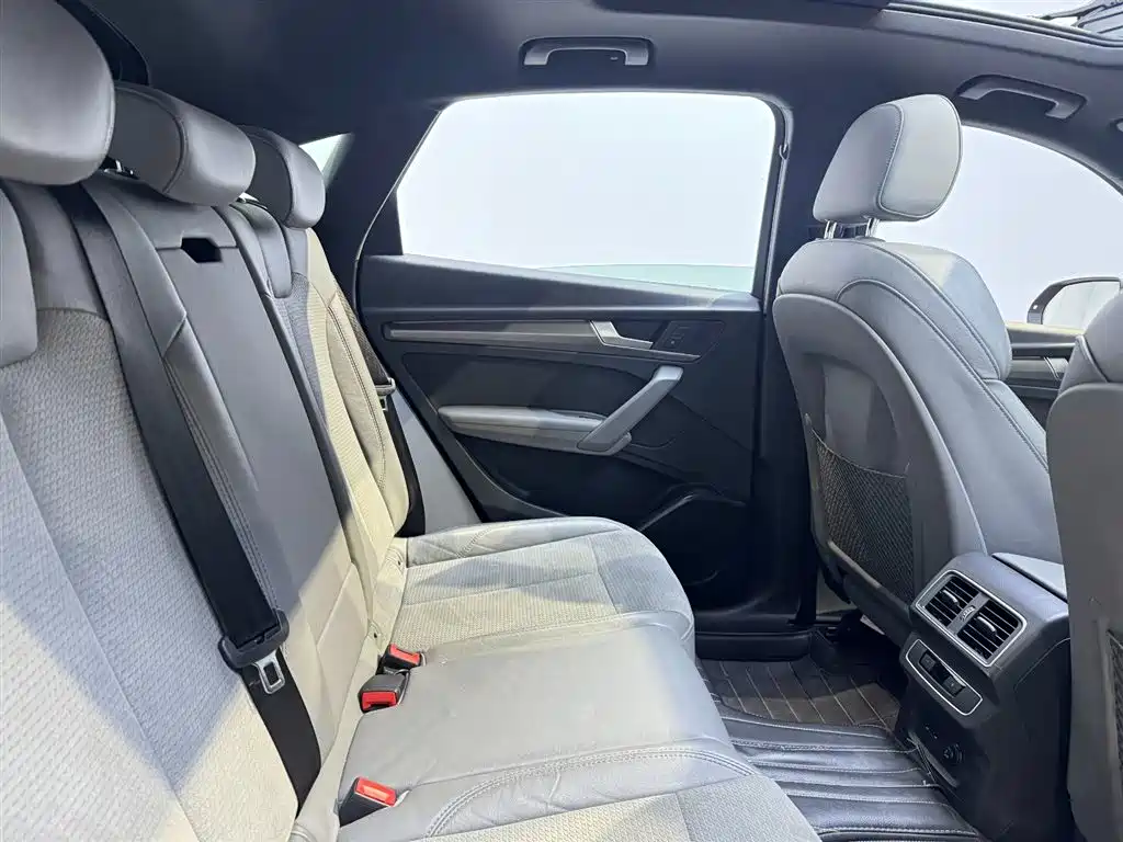 Audi Audi Q5L Sportback 2022 40 TFSI Luxury Edition 2023 - thumbnail 8