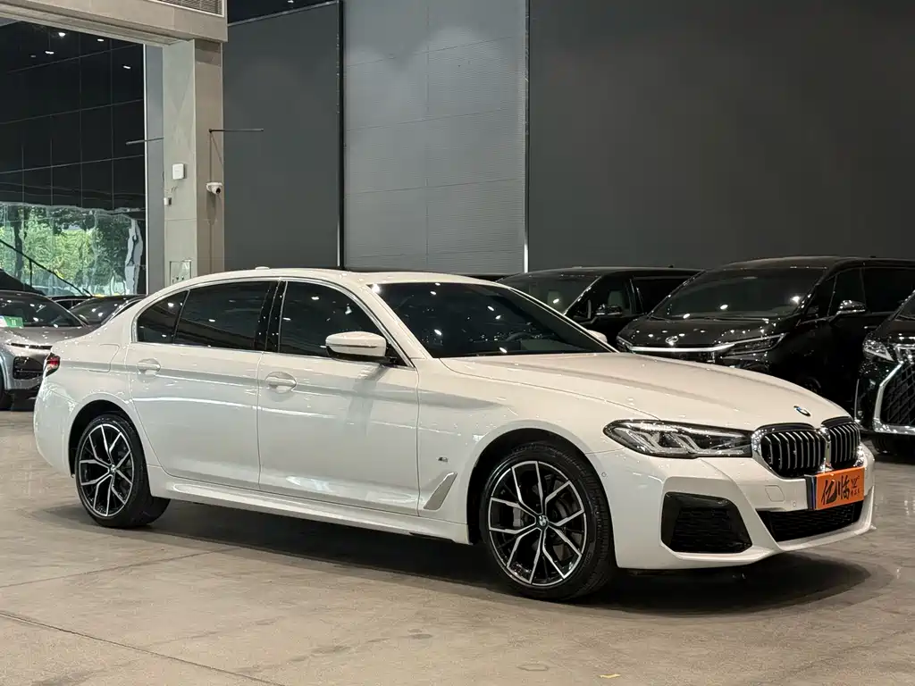 BMW BMW 5 Series 2022 Facelift 3 530Li Premium M Sport Package 2023 - thumbnail 3