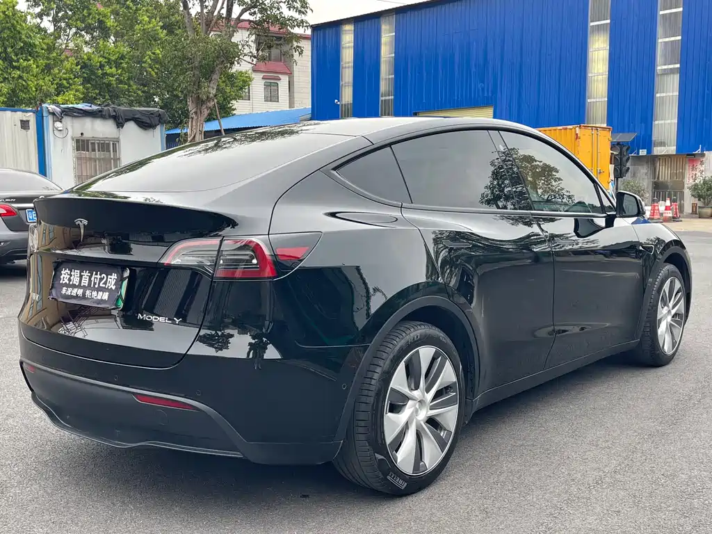 Tesla Model Y 2022 Rear-Wheel Drive 2023 - thumbnail 4