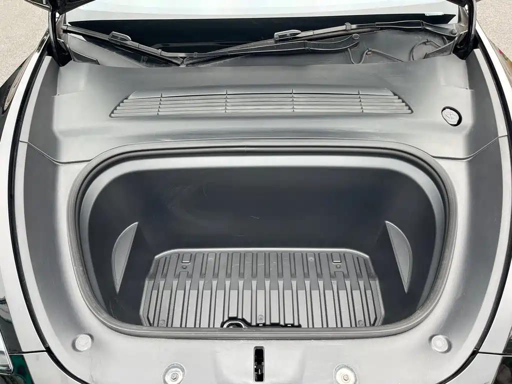 Tesla Model Y 2022 Rear-Wheel Drive 2023 - thumbnail 9