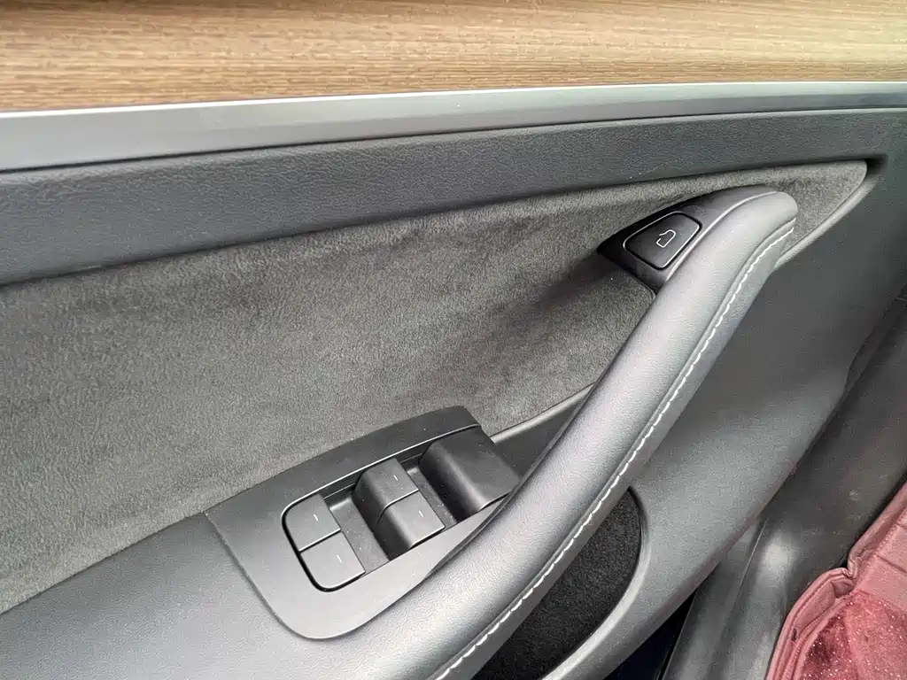 Tesla Model Y 2022 Rear-Wheel Drive 2023 - thumbnail 18