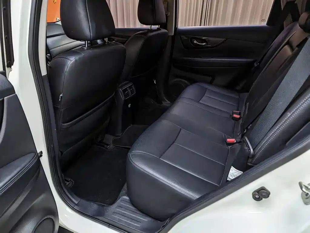 Nissan Nissan X-Trail 2017 2.0L CVT Comfort Edition 2WD 2018 - thumbnail 11