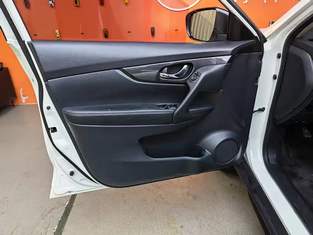 Nissan Nissan X-Trail 2017 2.0L CVT Comfort Edition 2WD 2018 - thumbnail 20