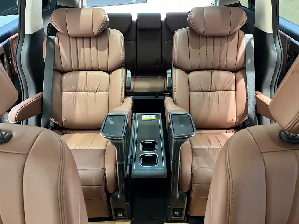 Honda Honda Odyssey 2022 2.0L e:HEV Elite Version 2022 - thumbnail 12