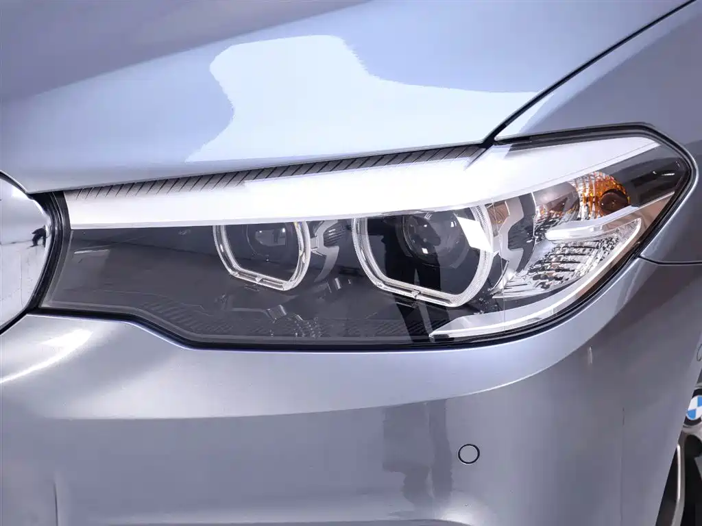 BMW BMW 5 Series Import 2018 525i M Sport Package 2018 - thumbnail 4