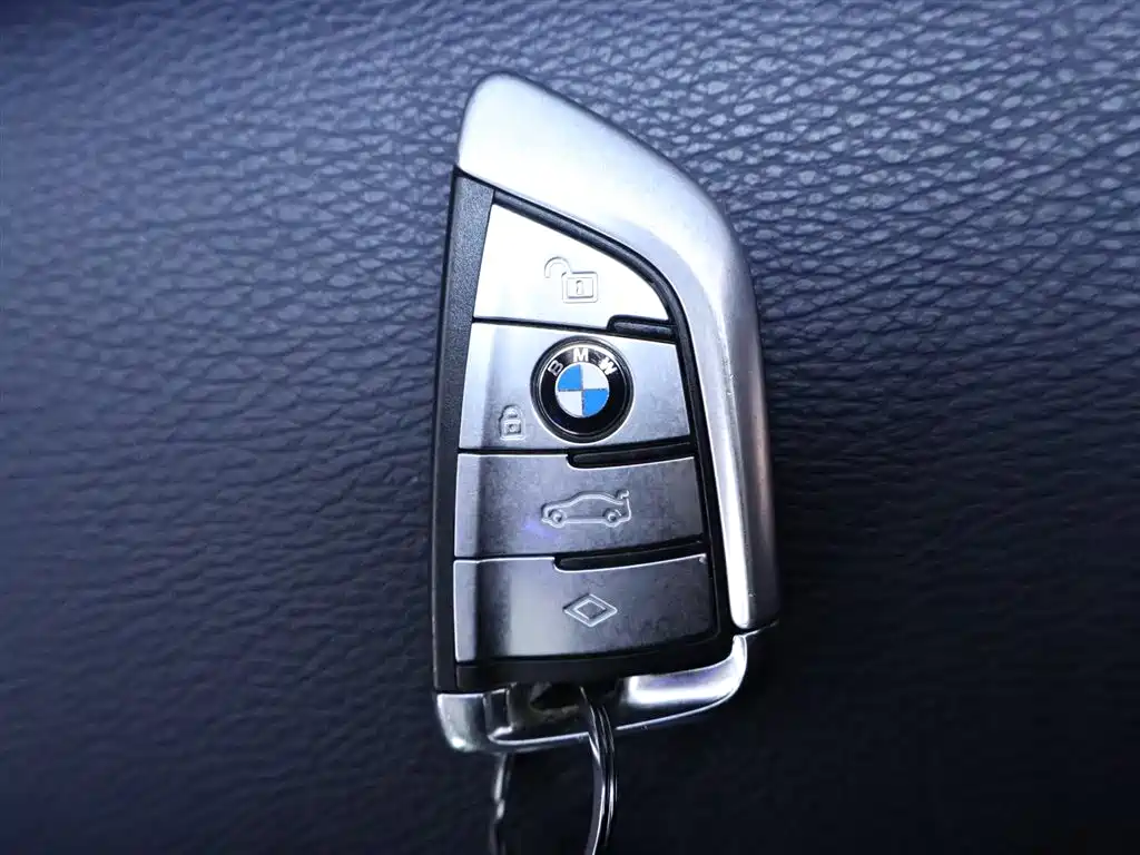 BMW BMW 5 Series Import 2018 525i M Sport Package 2018 - thumbnail 24