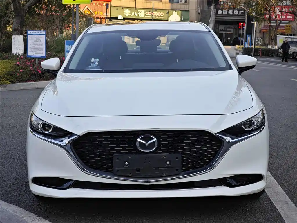Mazda Mazda 3 Axela 2021 2.0L Automatic Elegant Edition 2021 - thumbnail 2