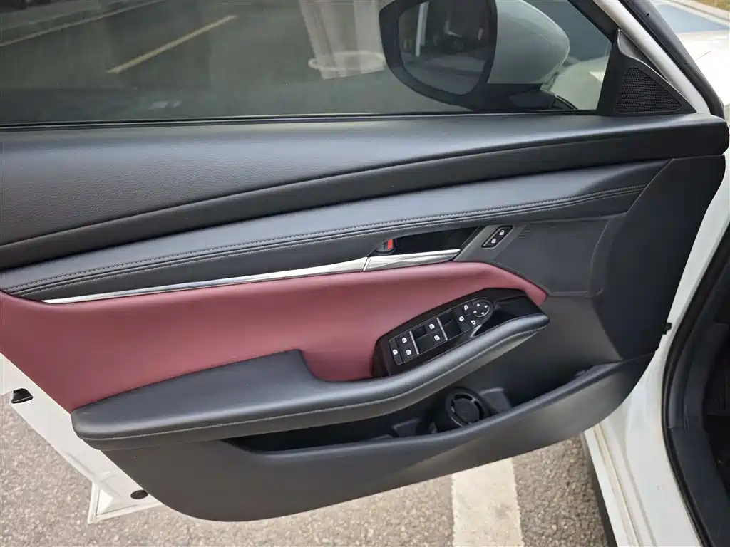 Mazda Mazda 3 Axela 2021 2.0L Automatic Elegant Edition 2021 - thumbnail 14