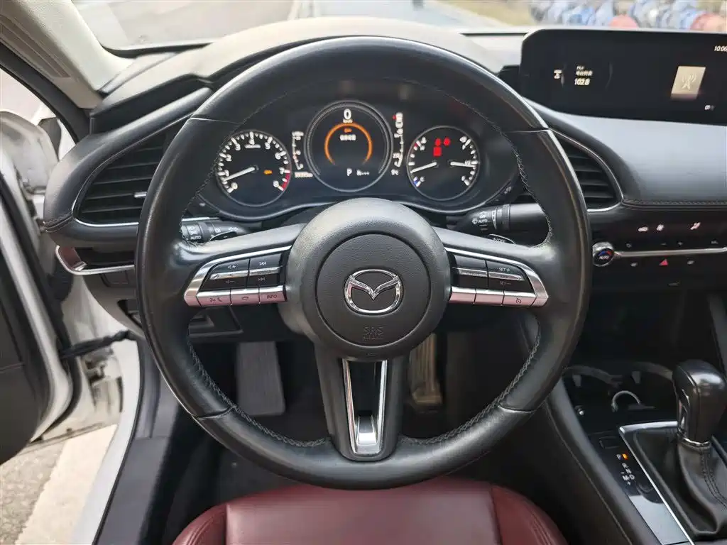 Mazda Mazda 3 Axela 2021 2.0L Automatic Elegant Edition 2021 - thumbnail 17