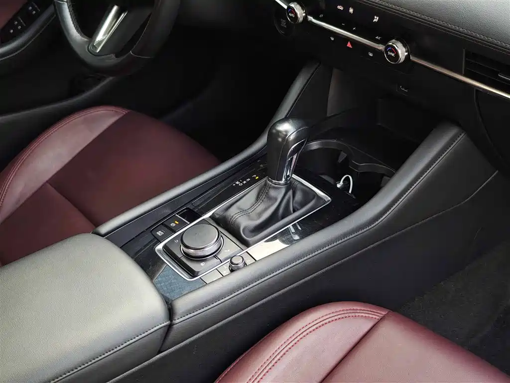 Mazda Mazda 3 Axela 2021 2.0L Automatic Elegant Edition 2021 - thumbnail 19