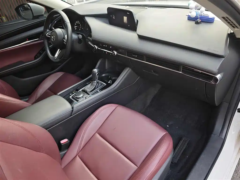 Mazda Mazda 3 Axela 2021 2.0L Automatic Elegant Edition 2021 - thumbnail 20