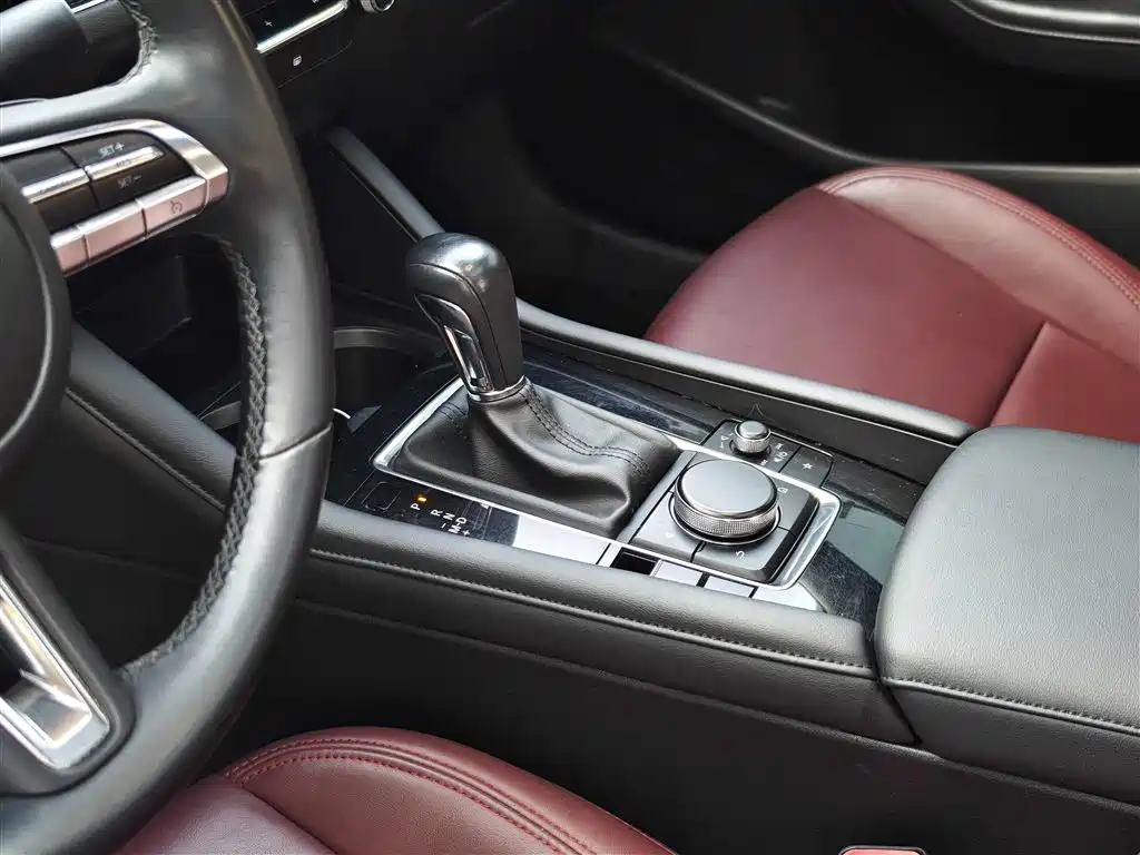 Mazda Mazda 3 Axela 2021 2.0L Automatic Elegant Edition 2021 - thumbnail 21