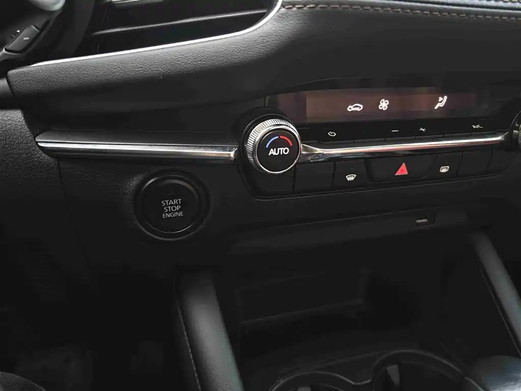 Mazda Mazda 3 Axela 2021 2.0L Automatic Elegant Edition 2021 - thumbnail 23