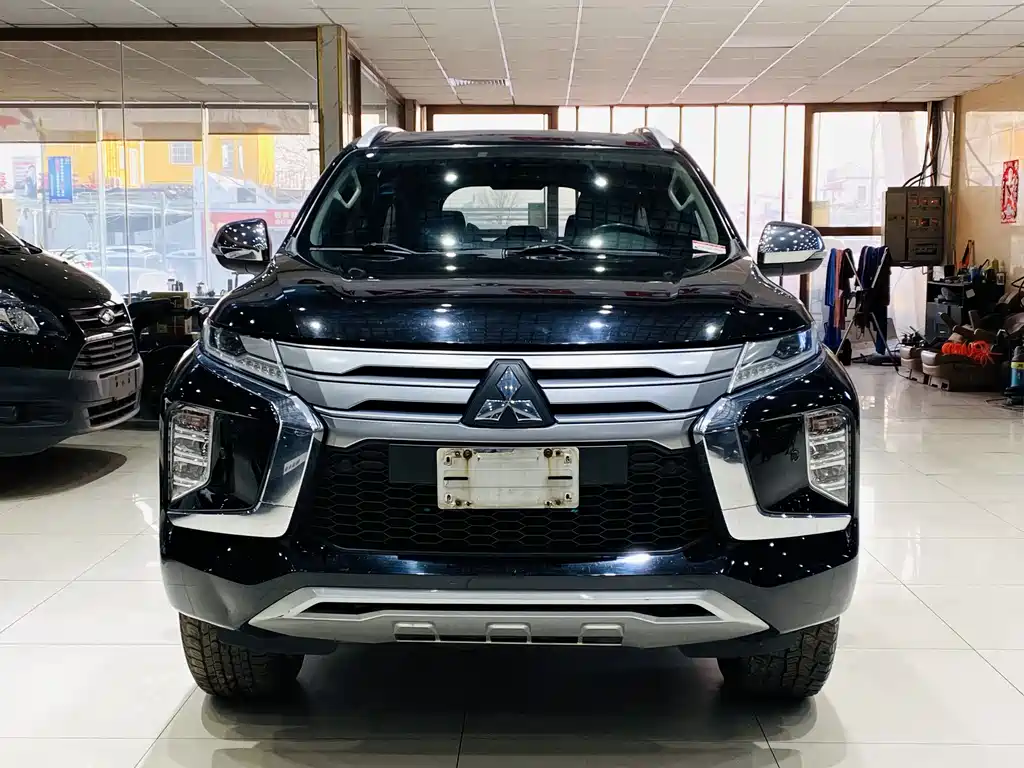 Mitsubishi Pajero Exceed 2020 3.0L Luxury Edition 2020 - thumbnail 2