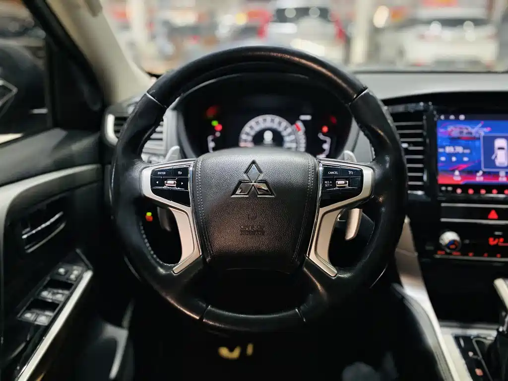 Mitsubishi Pajero Exceed 2020 3.0L Luxury Edition 2020 - thumbnail 3