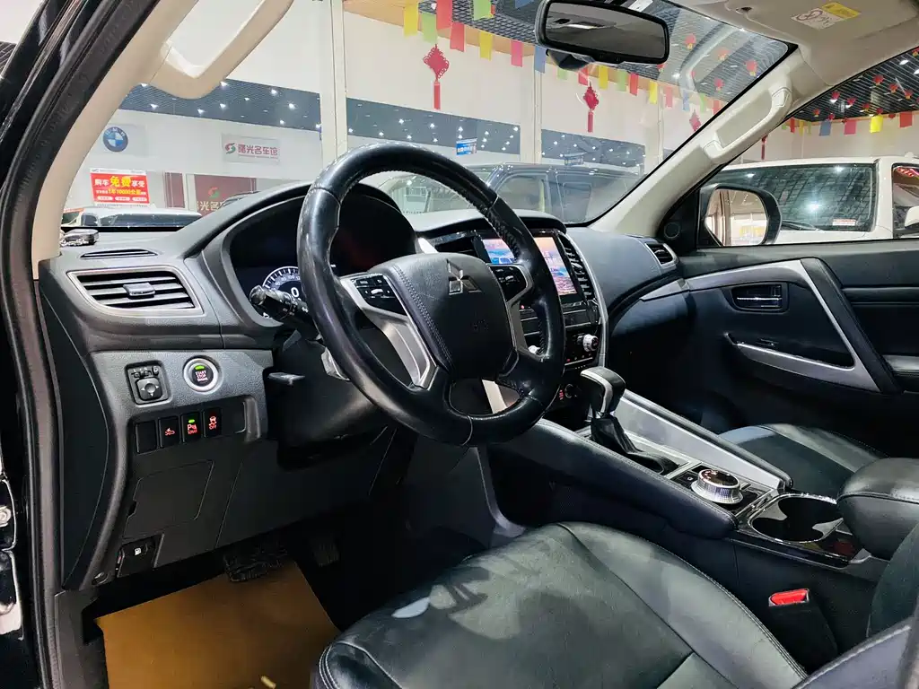Mitsubishi Pajero Exceed 2020 3.0L Luxury Edition 2020 - thumbnail 9