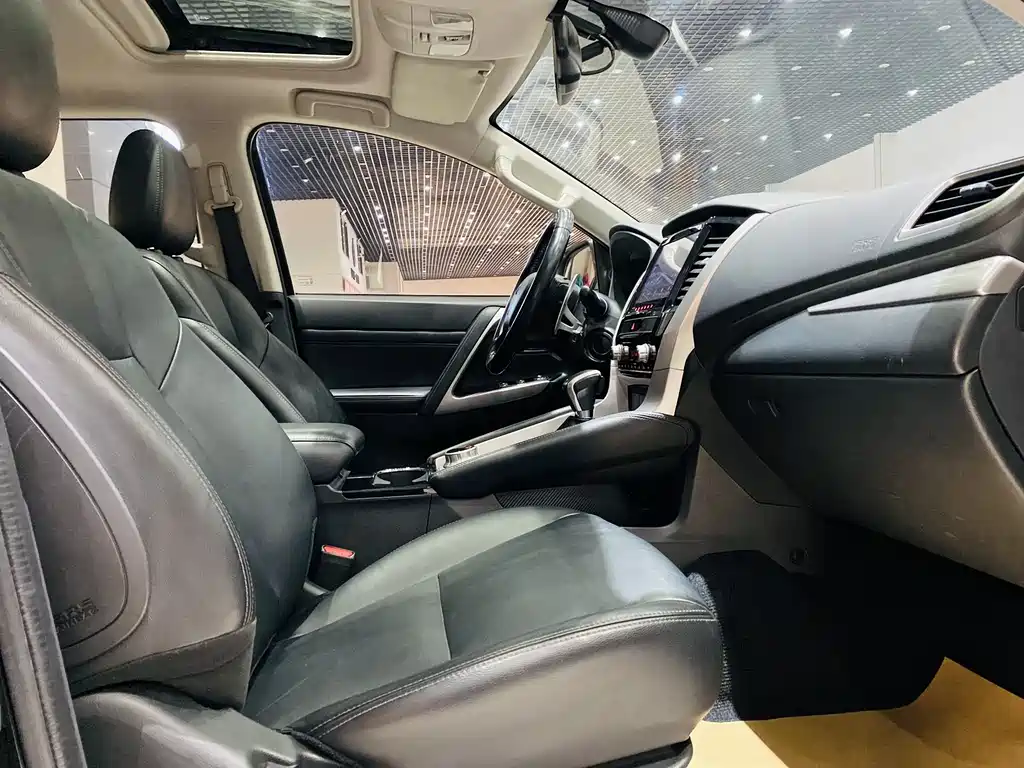 Mitsubishi Pajero Exceed 2020 3.0L Luxury Edition 2020 - thumbnail 10
