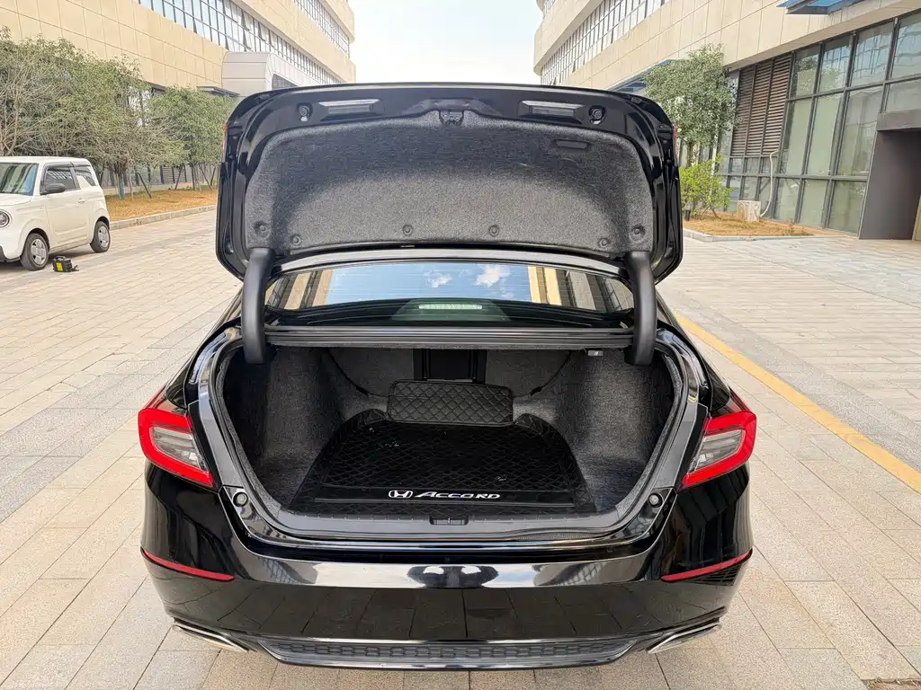 Honda Honda Accord 2022 260TURBO Luxury Edition 2021 - thumbnail 4