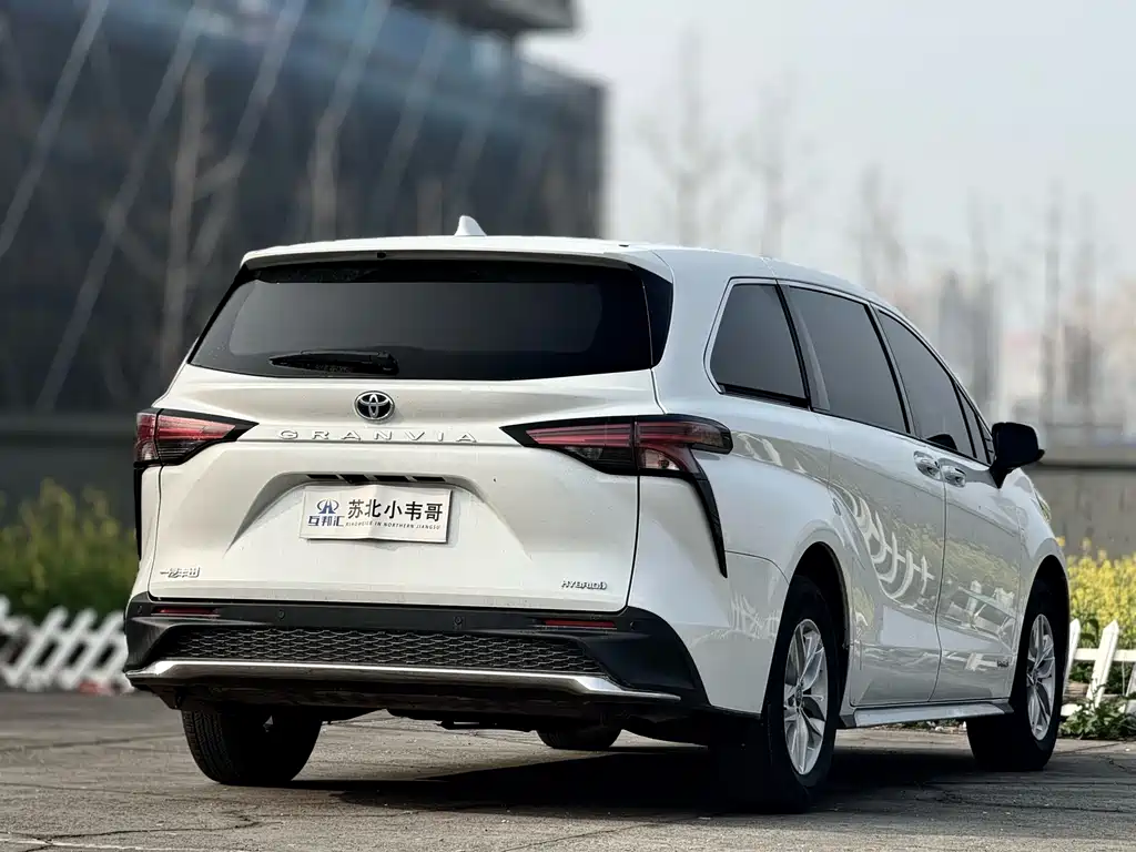 Toyota Toyota Granvia 2023 2.5L Hybrid Comfort Edition 2024 - thumbnail 4