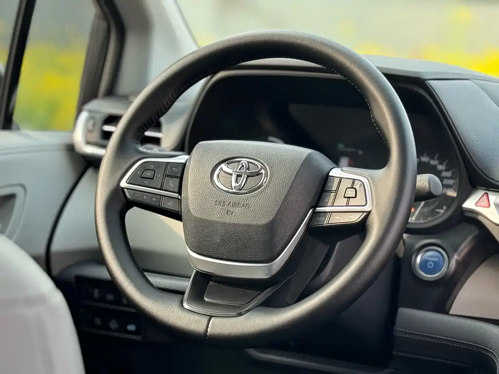 Toyota Toyota Granvia 2023 2.5L Hybrid Comfort Edition 2024 - thumbnail 10