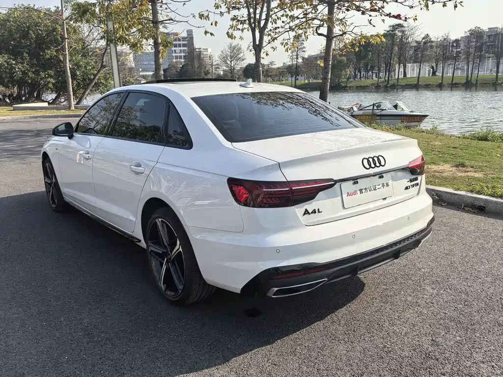 Audi Audi A4L 2025 200th Anniversary Edition 40 TFSI Luxury Dynamic Model 2025 - thumbnail 5