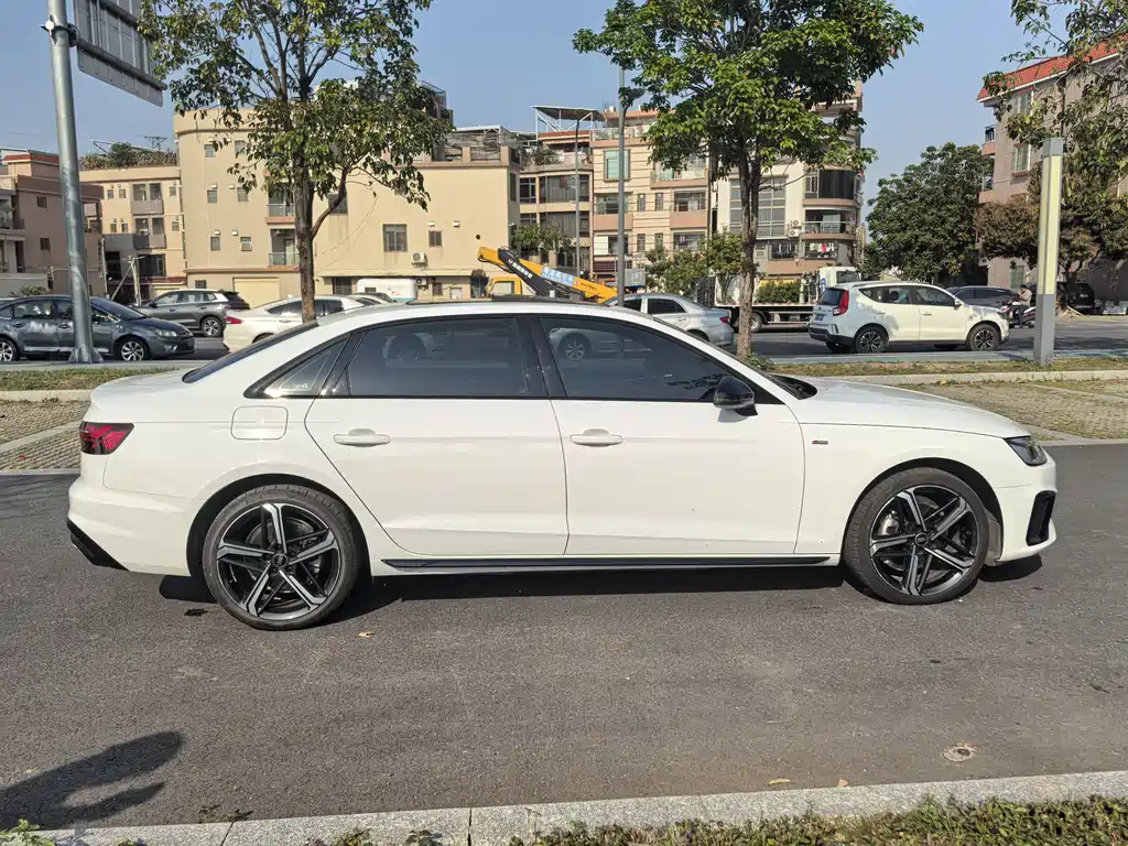 Audi Audi A4L 2025 200th Anniversary Edition 40 TFSI Luxury Dynamic Model 2025 - thumbnail 8