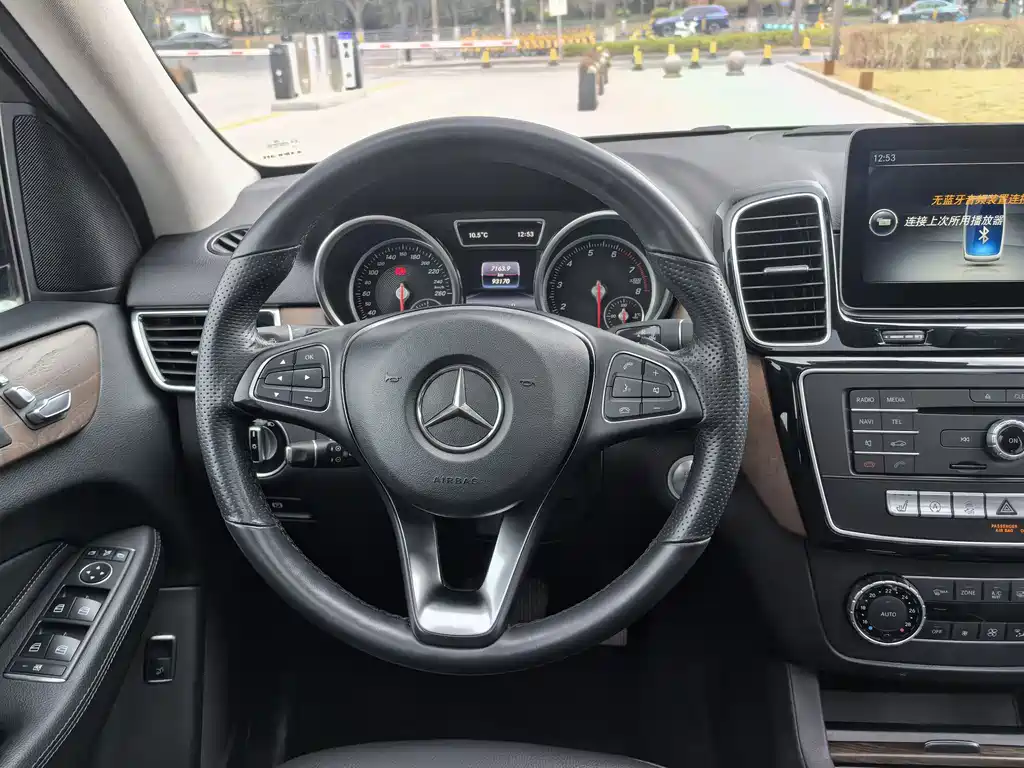 Mercedes-Benz Mercedes-Benz GLE 2017 GLE 320 4MATIC Luxury Model 2017 - thumbnail 9